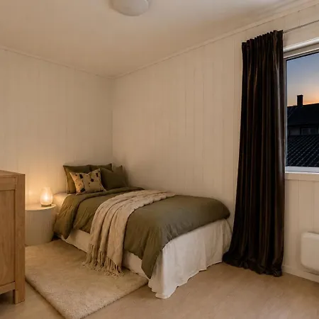 Modern With Mountain View *